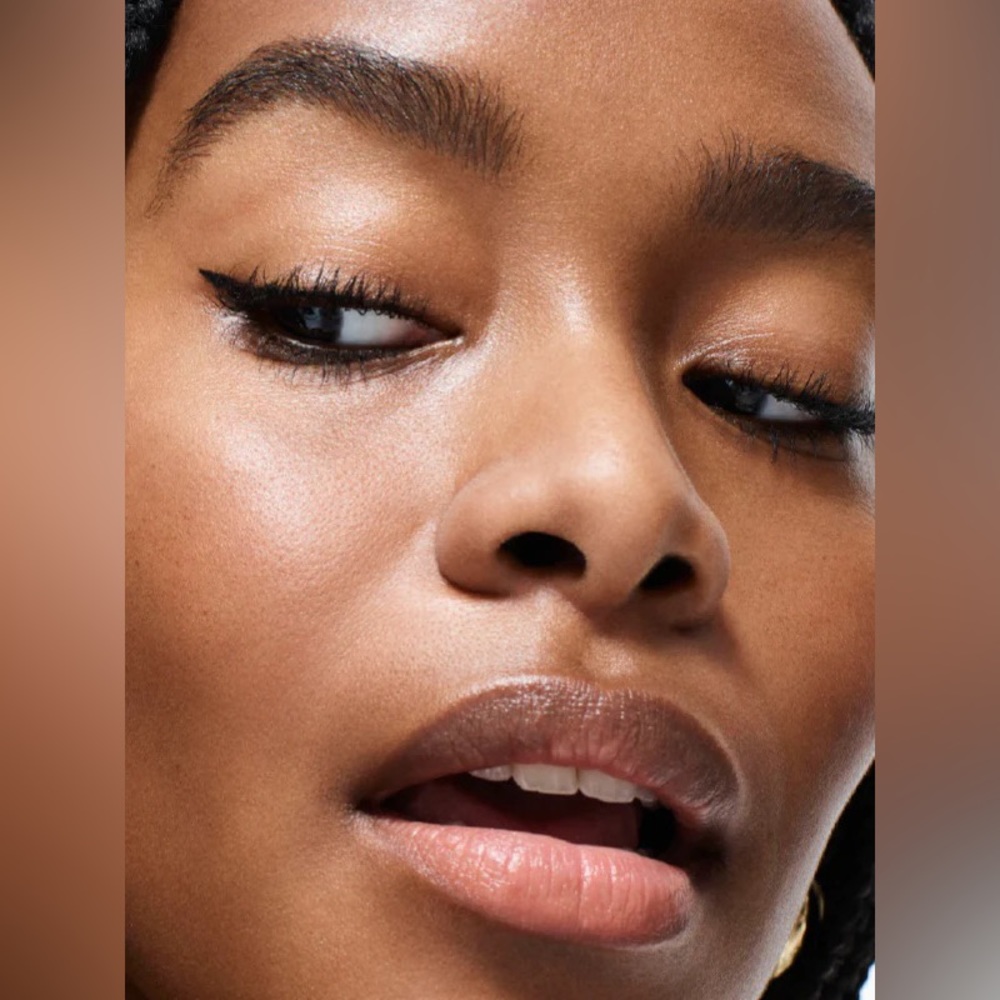 Glossier Pro Tip Liquid Eyeliner in Black (BNIB) - Picture 8 of 9